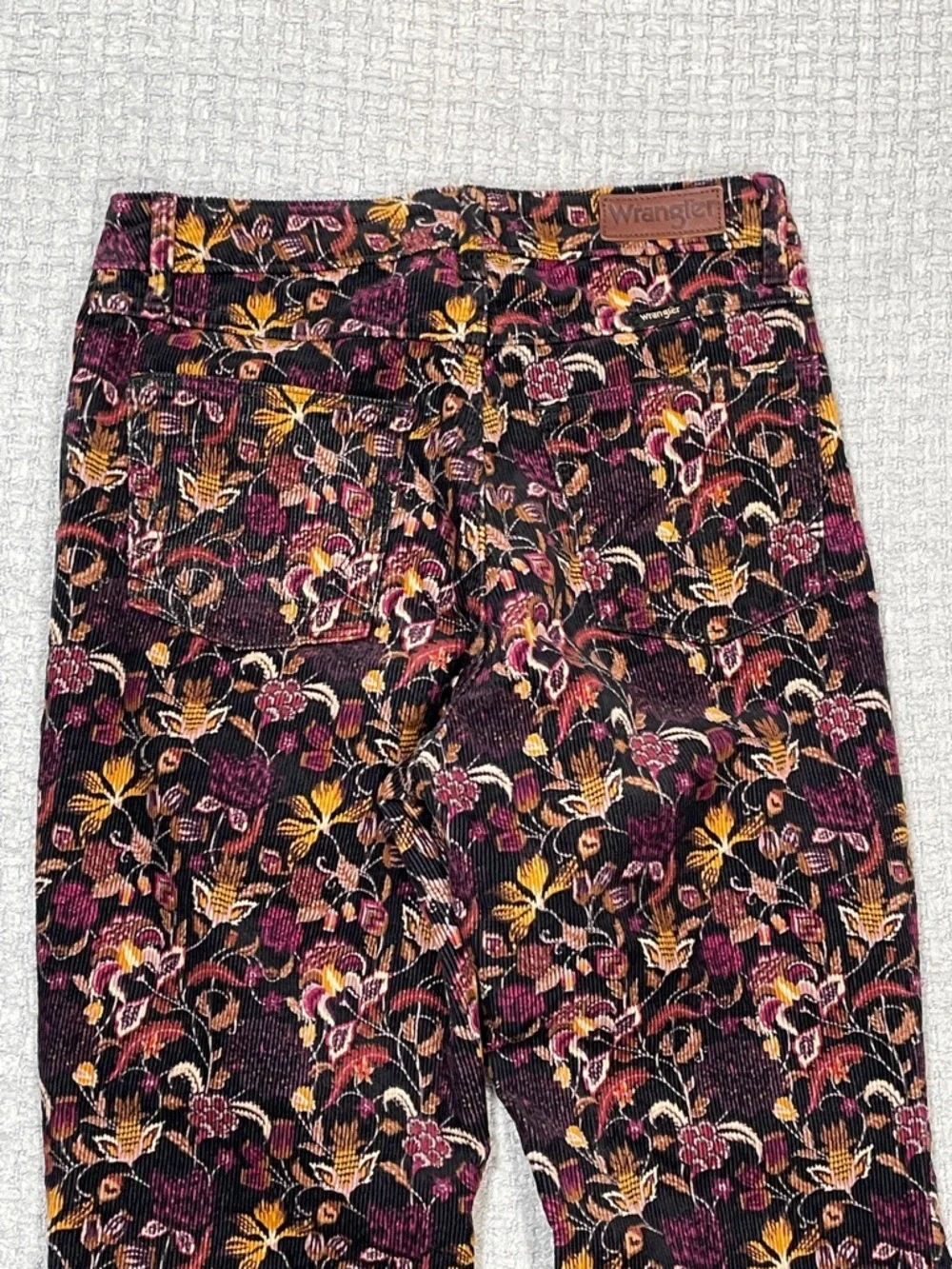 Wrangler High Rise Fierce Flare Corduroy Pants Retro Floral Pattern Size 4 - Picture 5 of 16